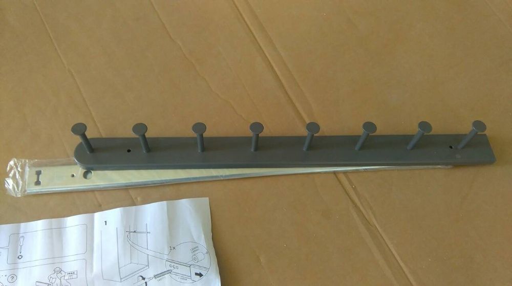 Wieszak wysuwany do szafy