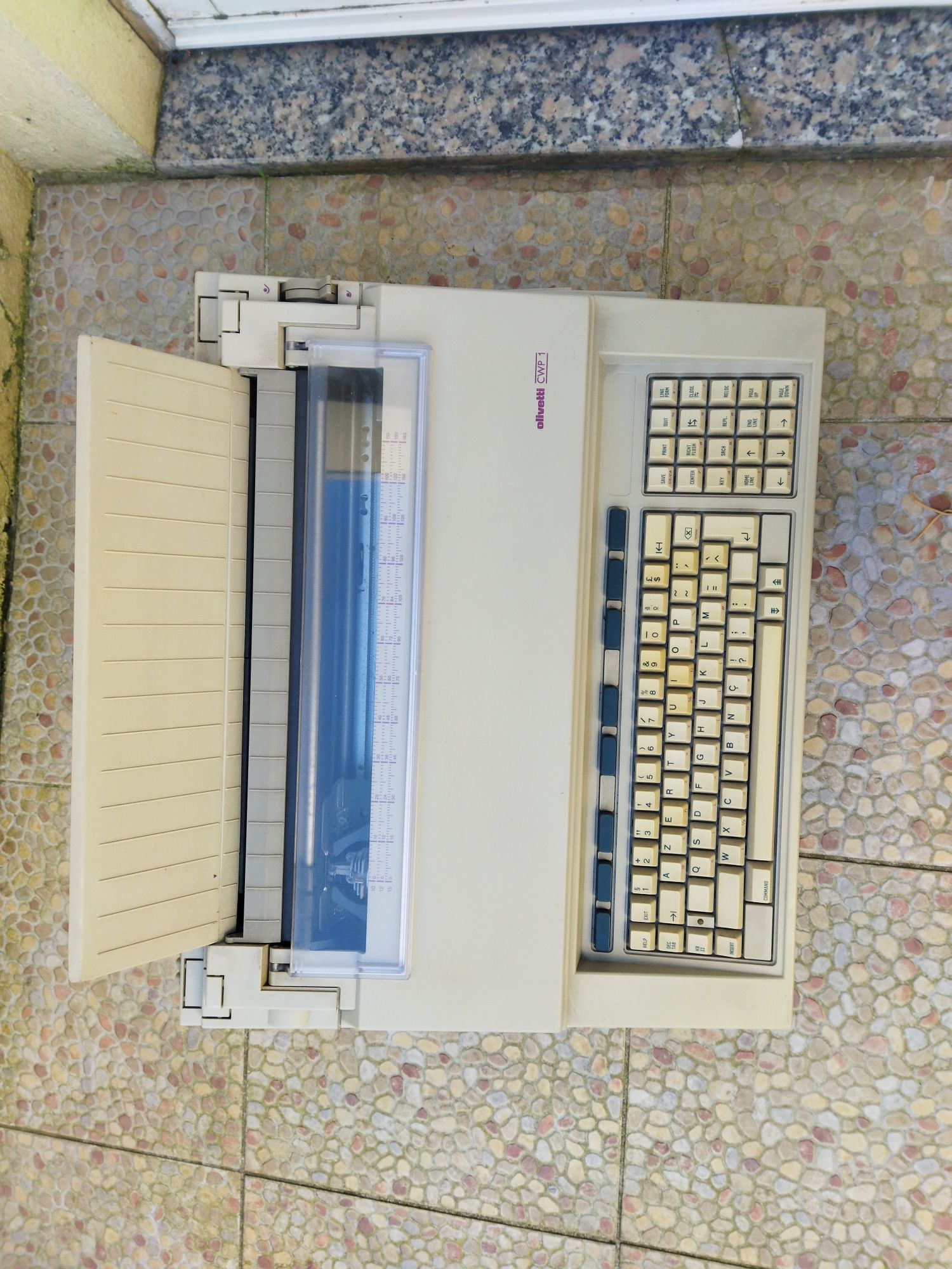 Máquina de escrever olivet CWP 1
