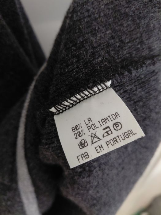 Casaco em malha super quente de cor cinza com botões e detalhes XL