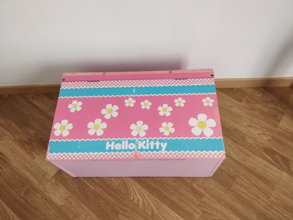 Baú em madeira hello Kitty