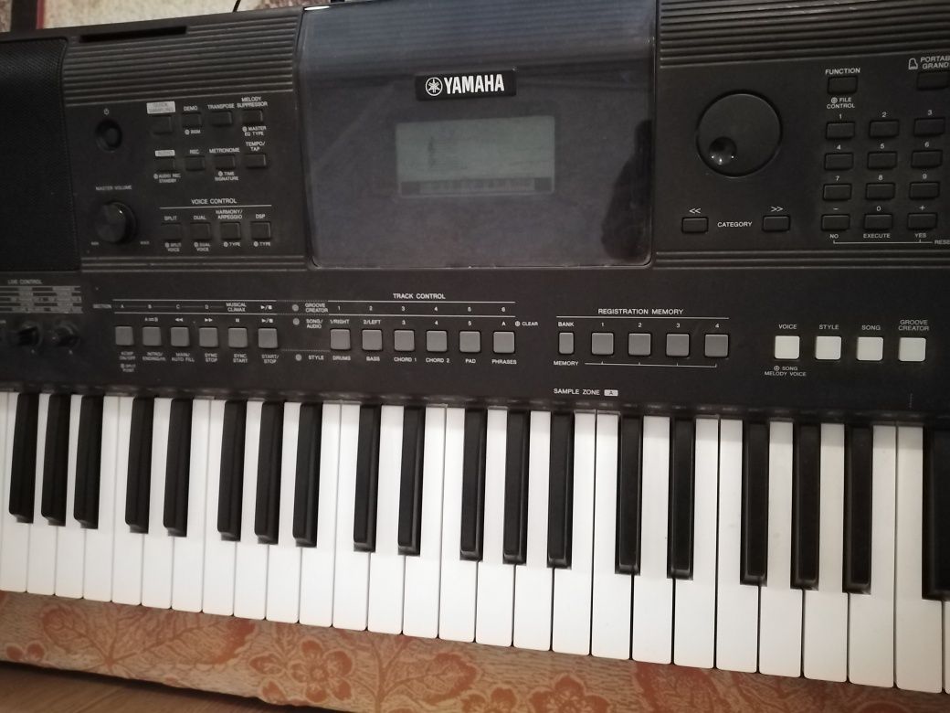 Yamaha psr e 463