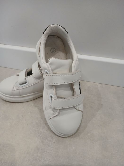 Białe adidaski buty na rzep