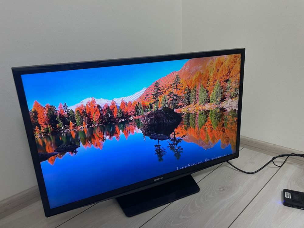 Телевізор SAMSUNG 32 простий