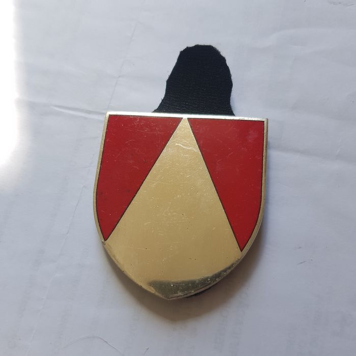 Crachas antigos em esmalte