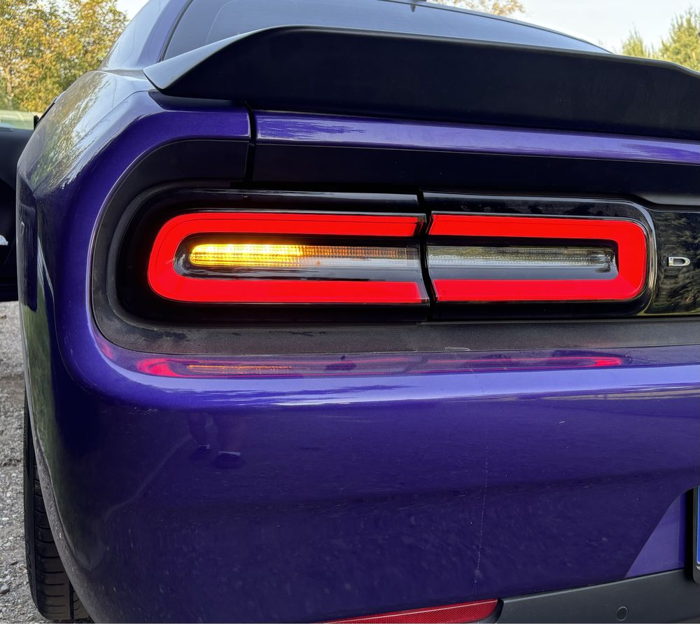 Dodge Challenger USA lampy tyl przerobienie naprawa popski kluczyki