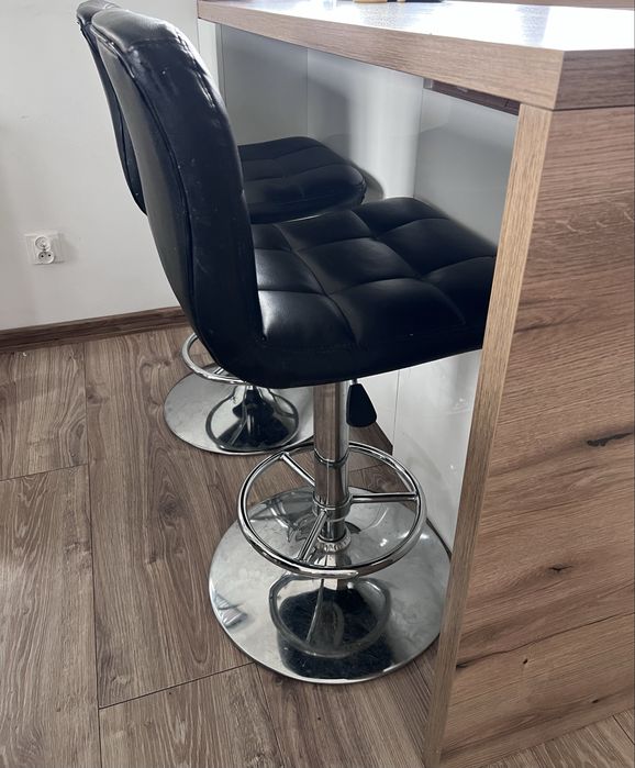 Krzesła barowe /hokery Jysk