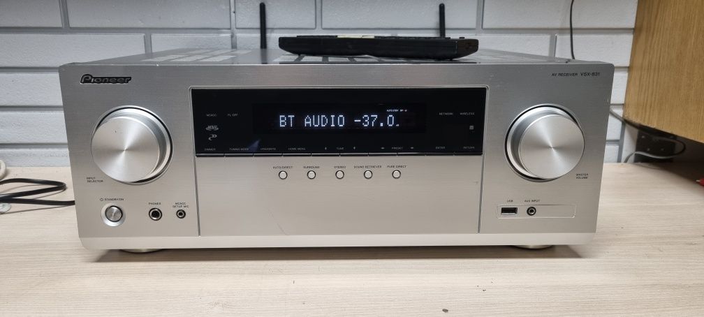 Amplituner PIONEER VSX-831. Bluetooth,HDMI,WIFI