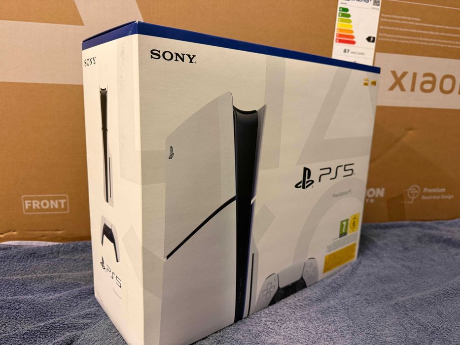 Playstation 5 Com um comando Nova e Selada