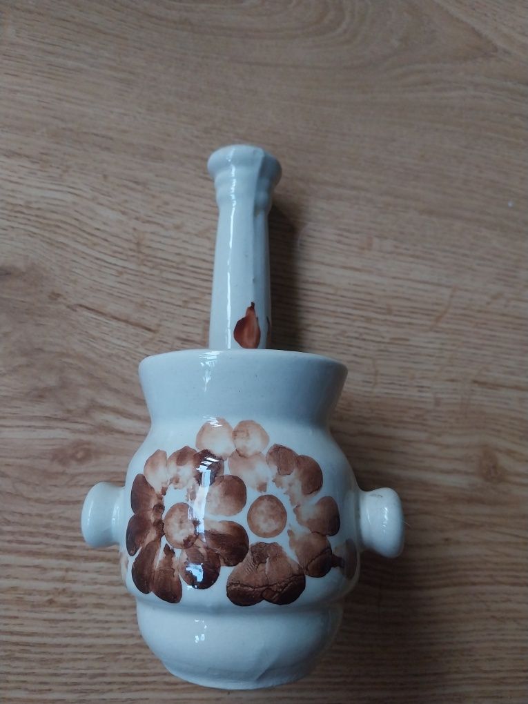Mozdziez z fajansu w brązie