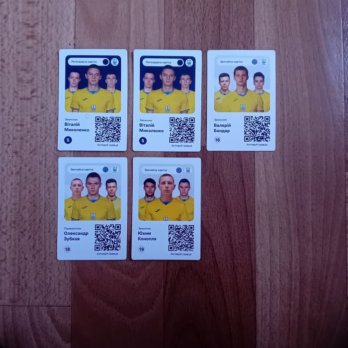 Продаю карточки и стикерсы