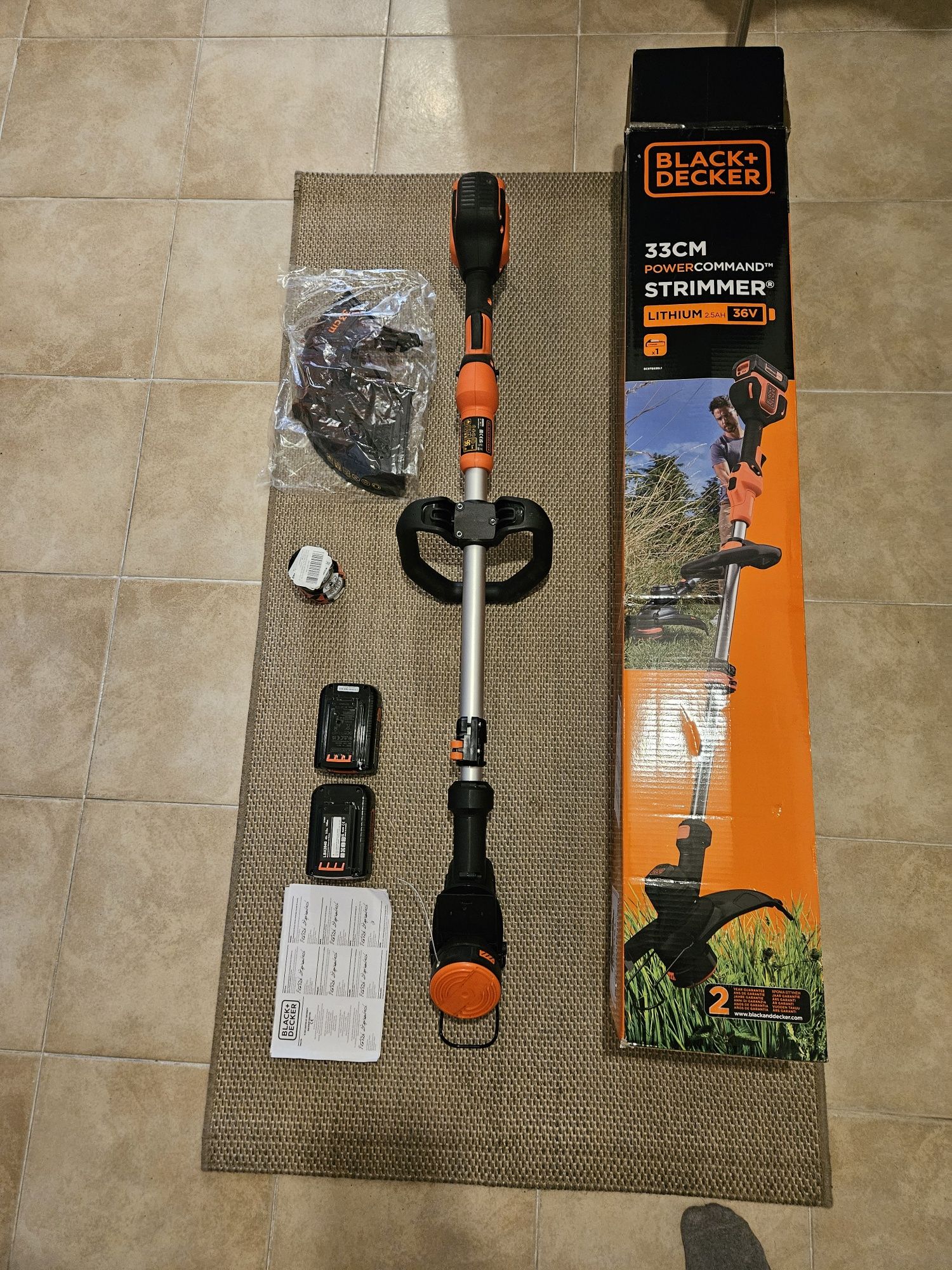 Roçadora black & decker a bateria Nova