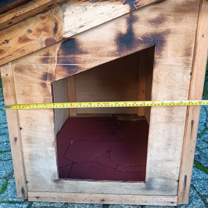 Buda dla psa średniej wielkości