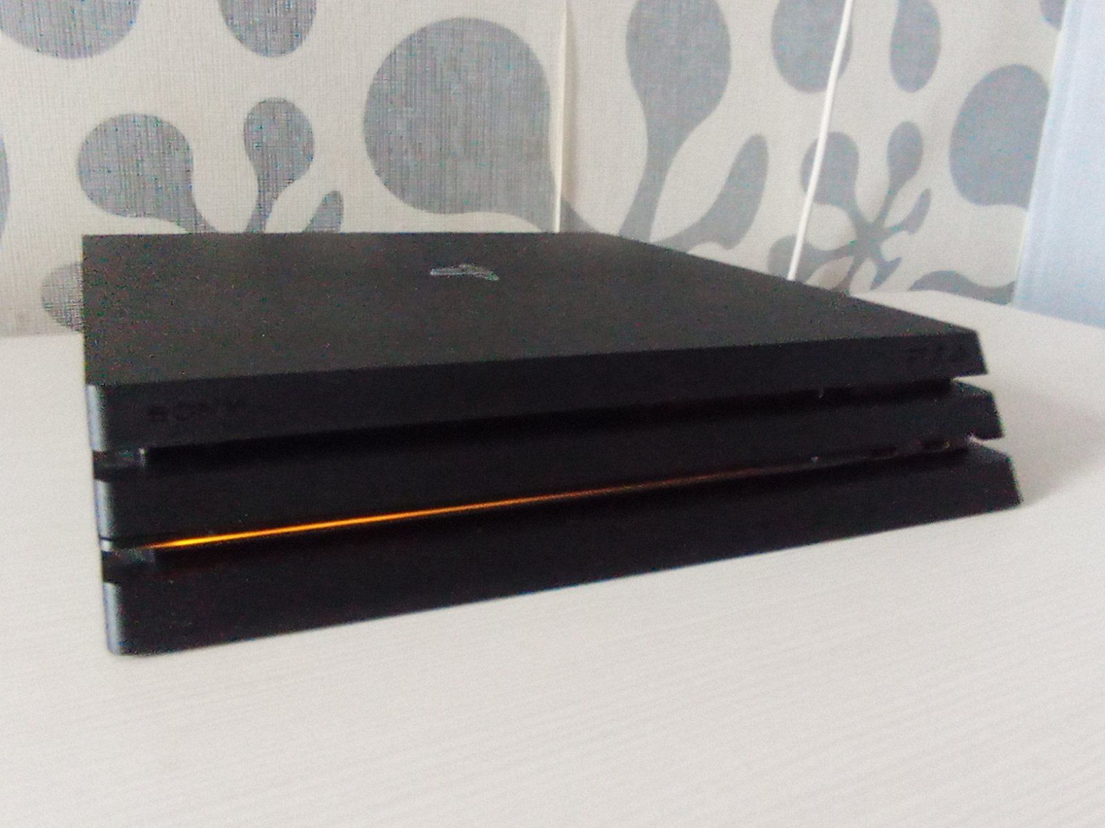 Play station 4 pro