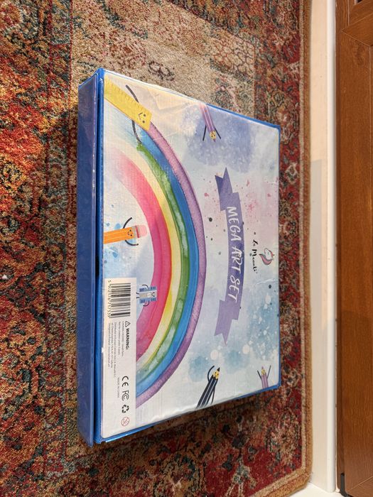 Kredki dla dzieci duza walizka 20 zł