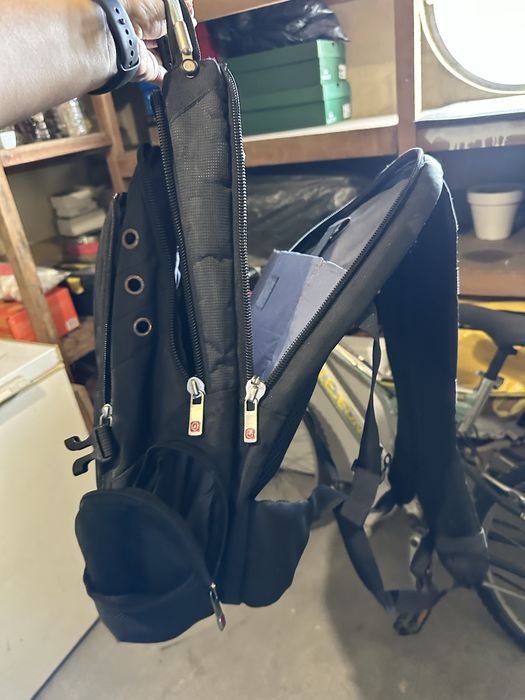 Mochila preta grande