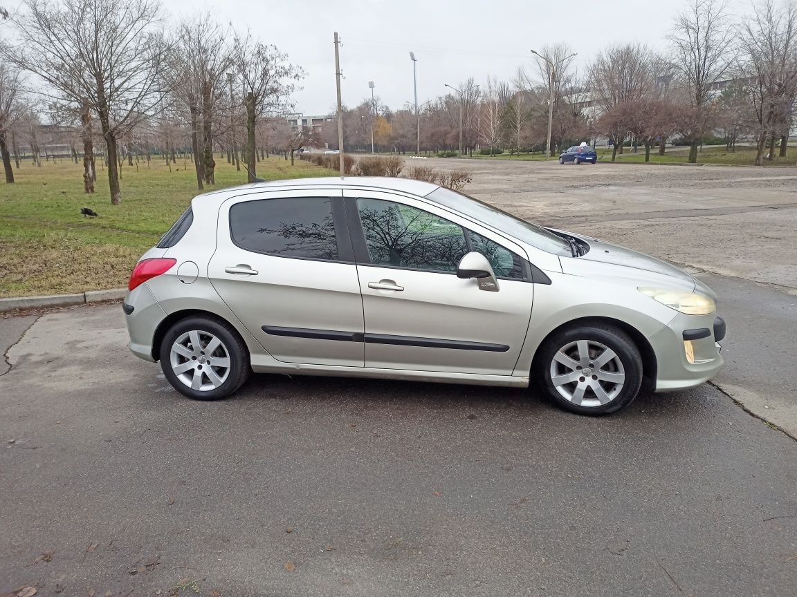 Peugeot 308 1.6 AT автомат