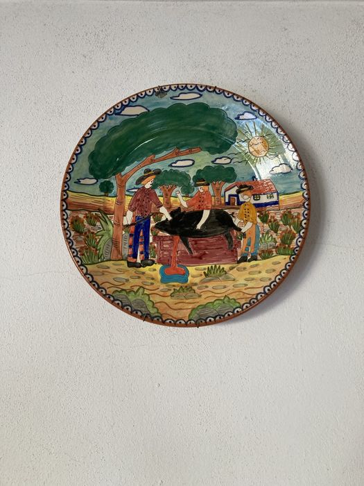 Pratos decorativos em barro pintados a mao