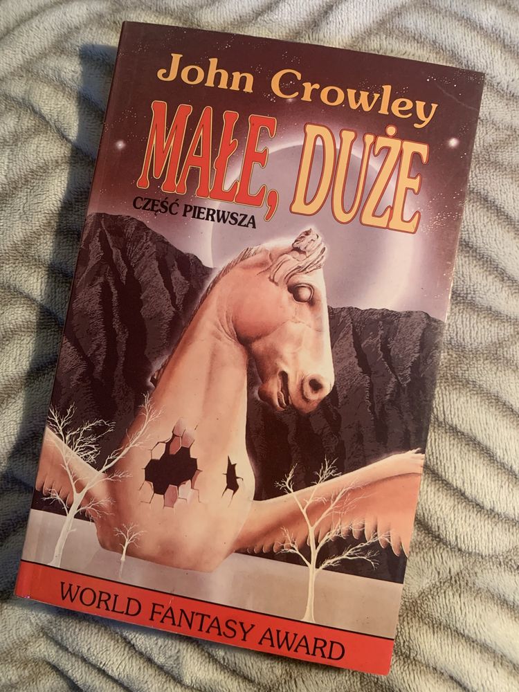 Male duze John Crowley
