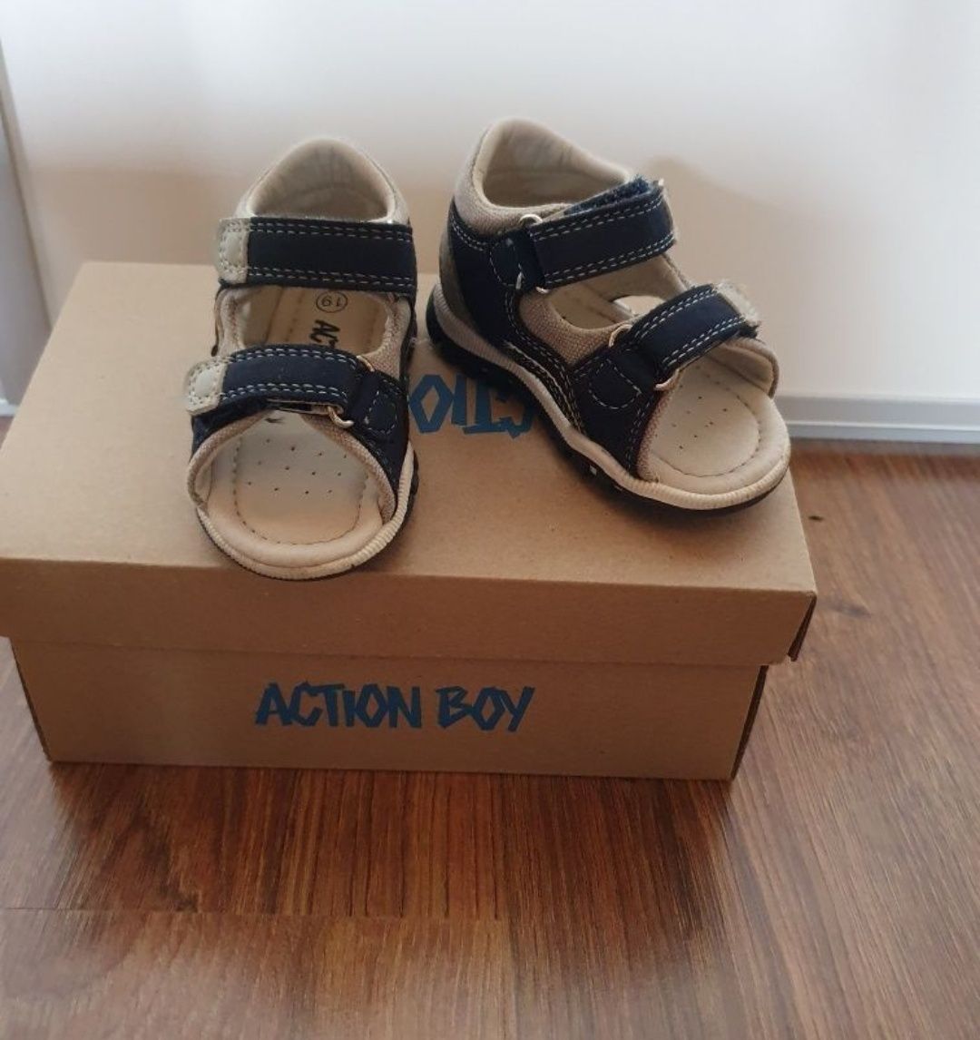 Sandałki dla chłopca rozmiar 19