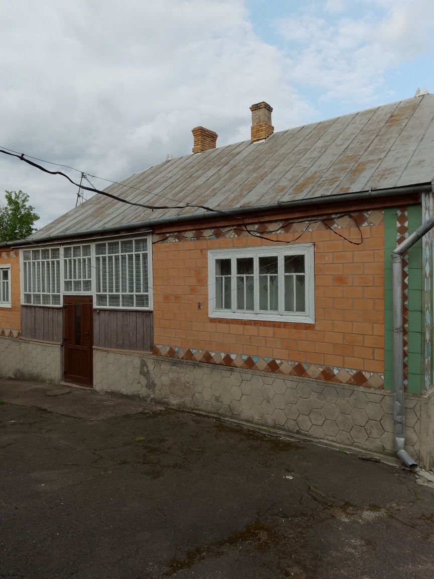 Продаж 2-х поверхового  будинку
