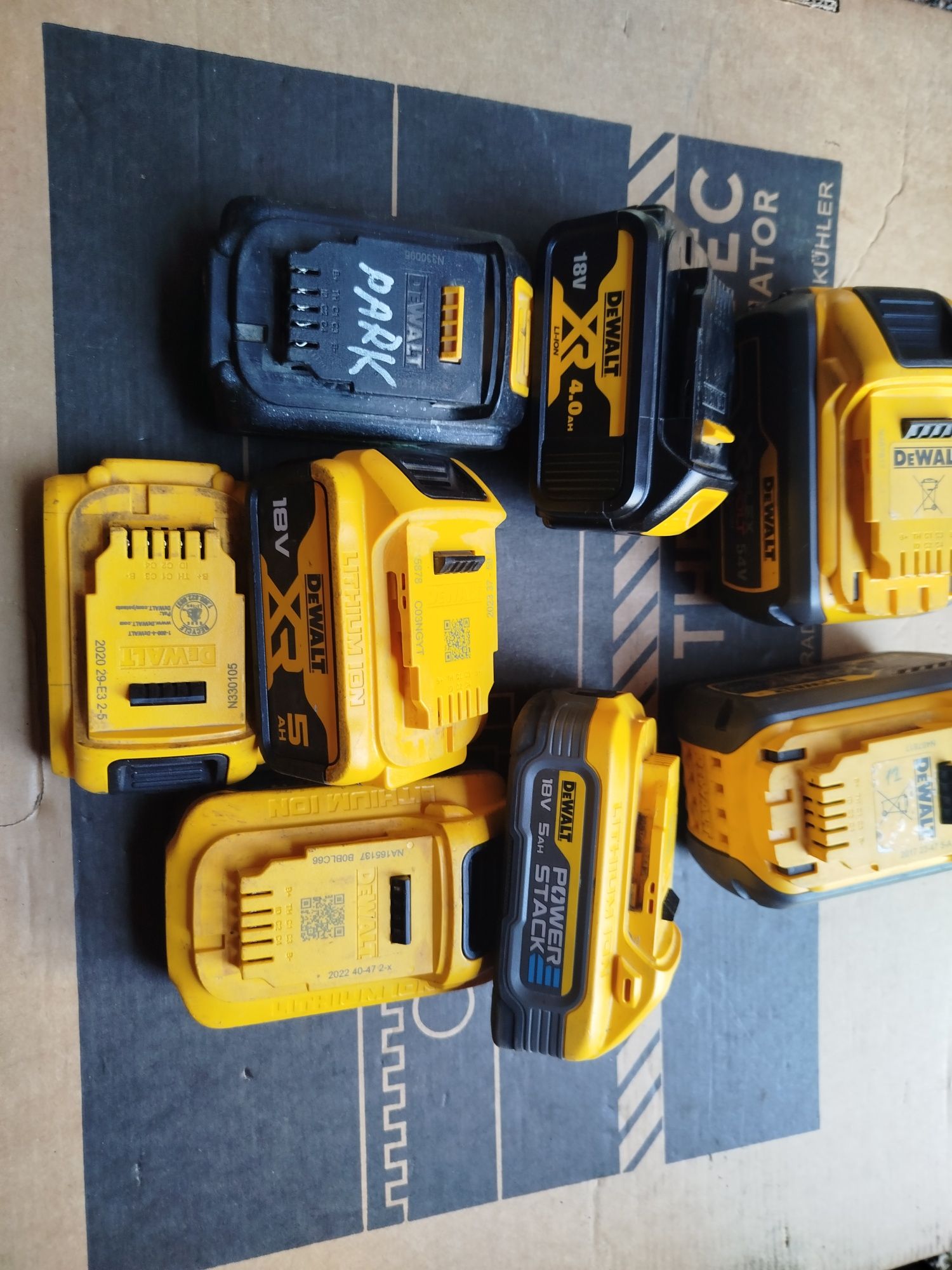 Dewalt інструмент