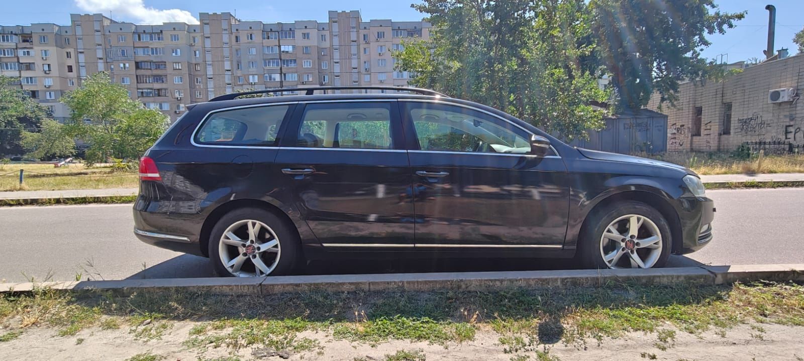 Volkswagen Passat B7 2 літра дизель автомат