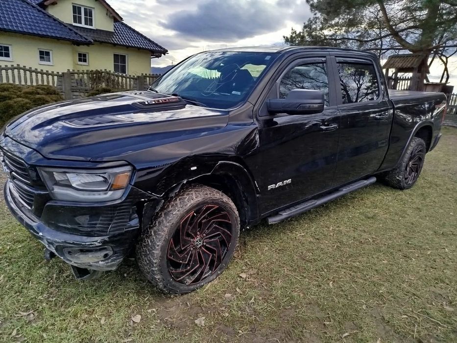 RAM 1500 5.7 V8 , 4x4 , LARAMIE, full opcja , max, wyświetlacz, 2022 rok