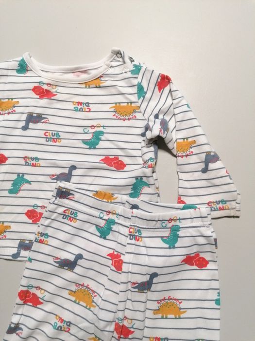 Pijama às Riscas com Dinossauros de Bebé