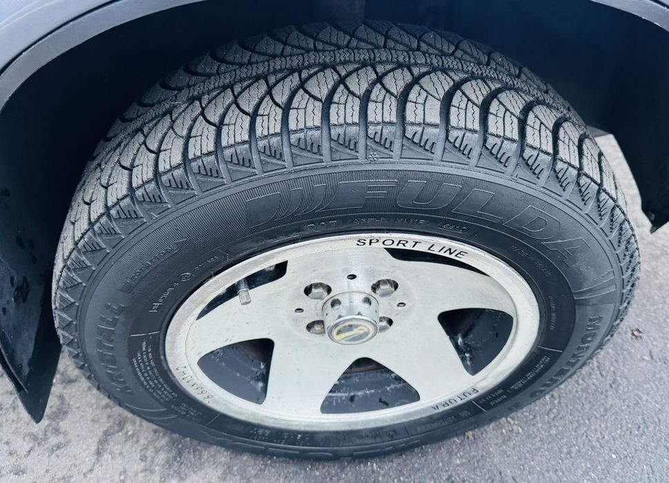 Продам ваз 2199 1.6 бензин