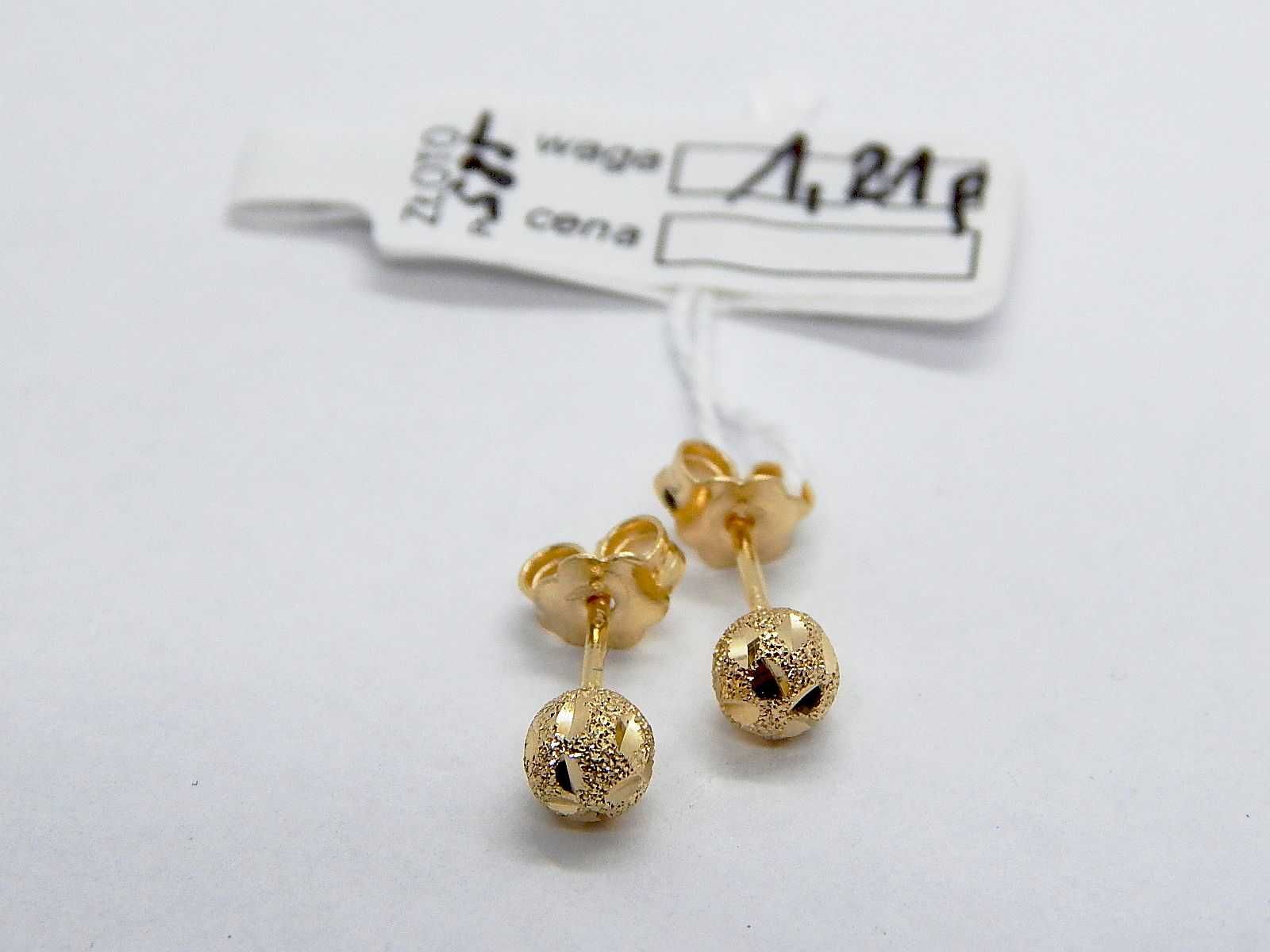 Złote kolczyki zdobione kuleczki na sztyft złoto pr. 585 1,21 g 0,5 cm