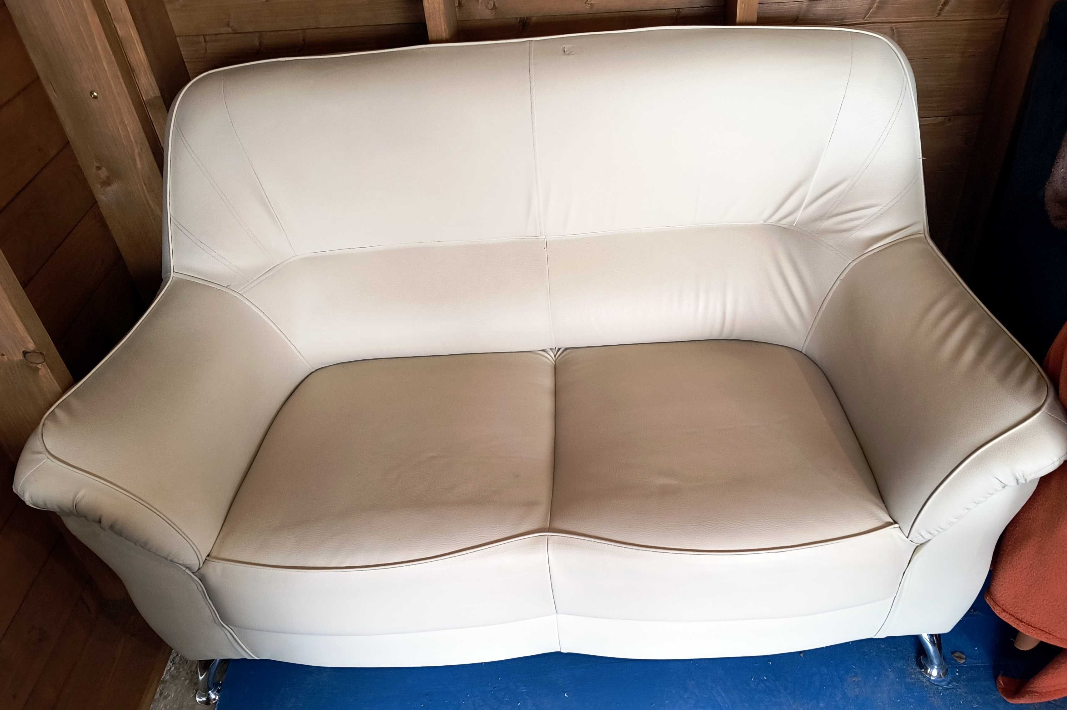 Sliczna sofa, skóra ekologiczna