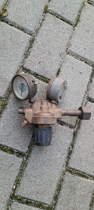 Reduktor tlenu do butli spawalniczej