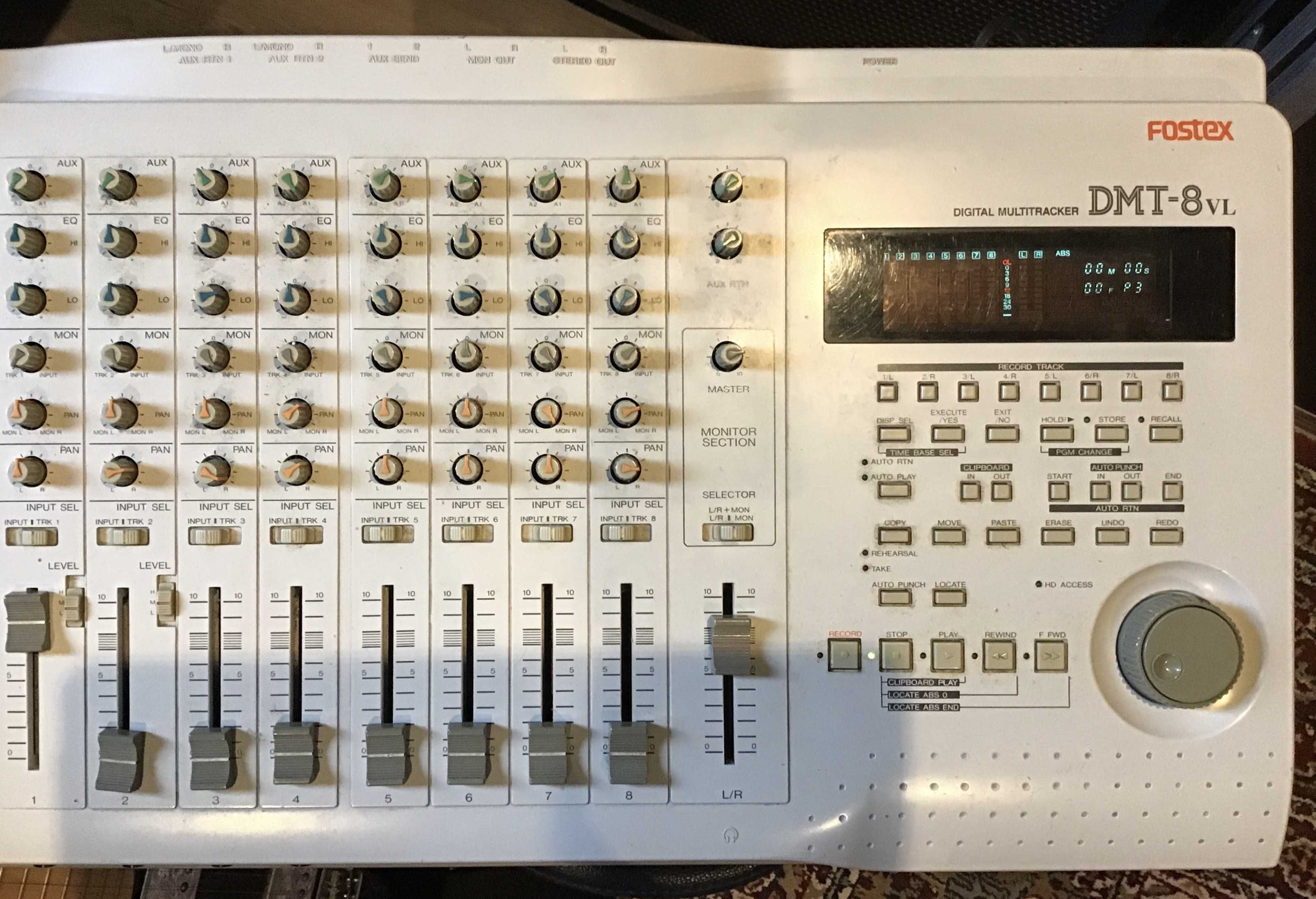 Mesa de Som Digital Fostex DMT 8 VL