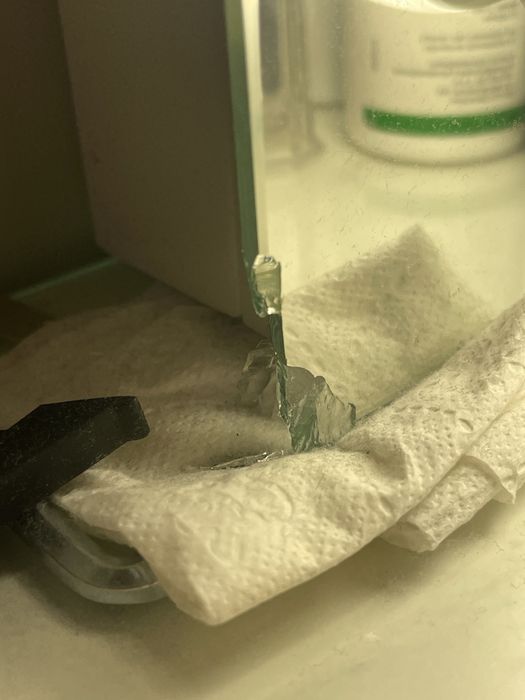 Stanowisko makijazowe  - biurko Malm Ikea lustro z oswietleniem