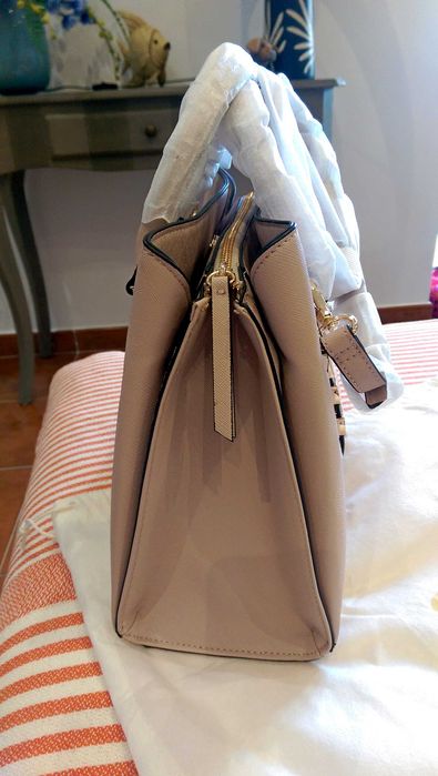 Mala senhora guess como nova