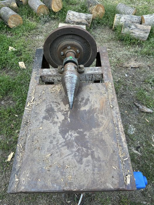 Продам Дровокол 3 кВт 380w