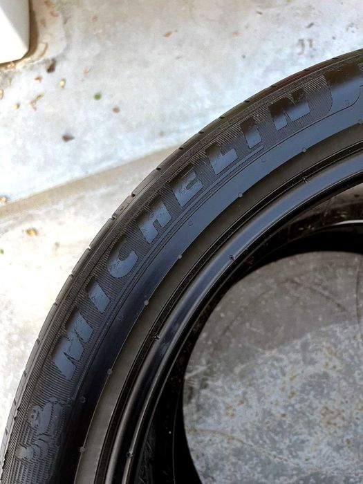 Pneus Michelin Primacy 4 - 235/45/20 - Como NOVOS