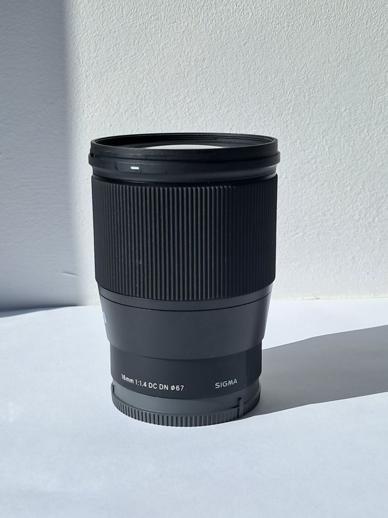 Sigma F1.4  16mm