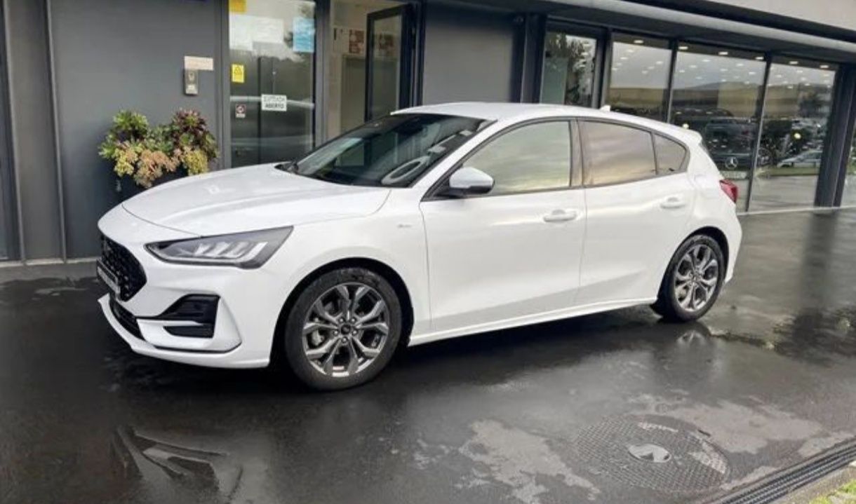 Ford Focus st-line  2024
