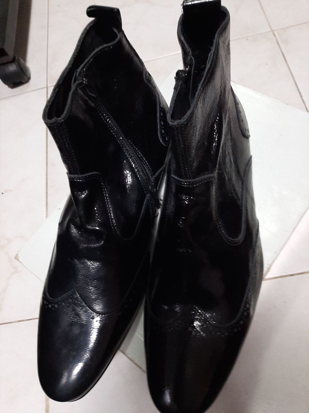 Sapatos homem em pele tamanho 41 / 42 /44 novos