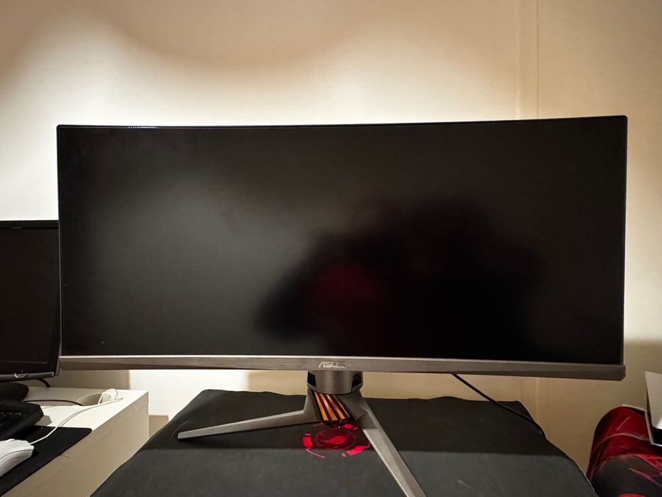 Monitor asus curva ampla