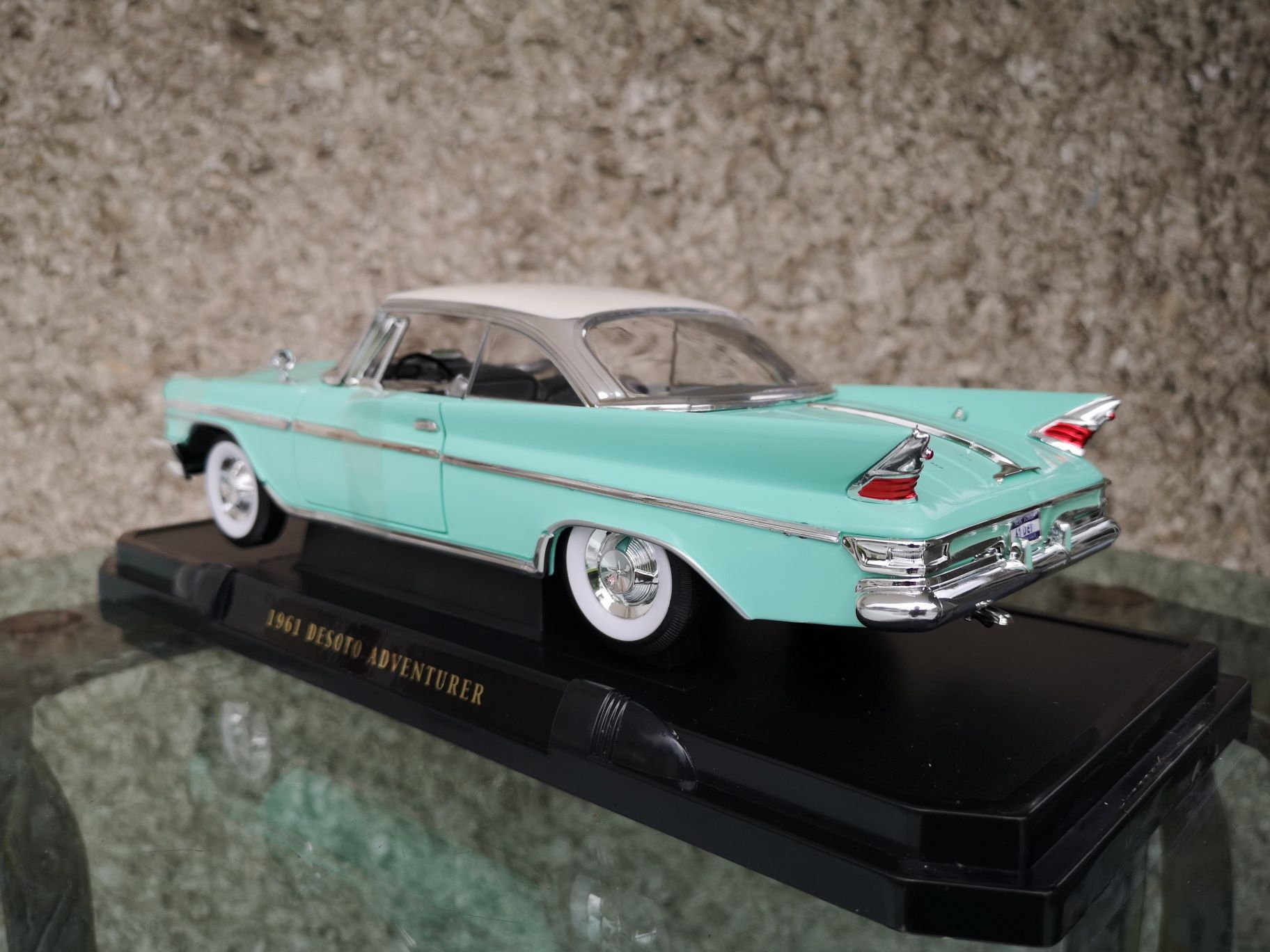 Desoto Adventurer 1961 Lucky Diecast 1:18