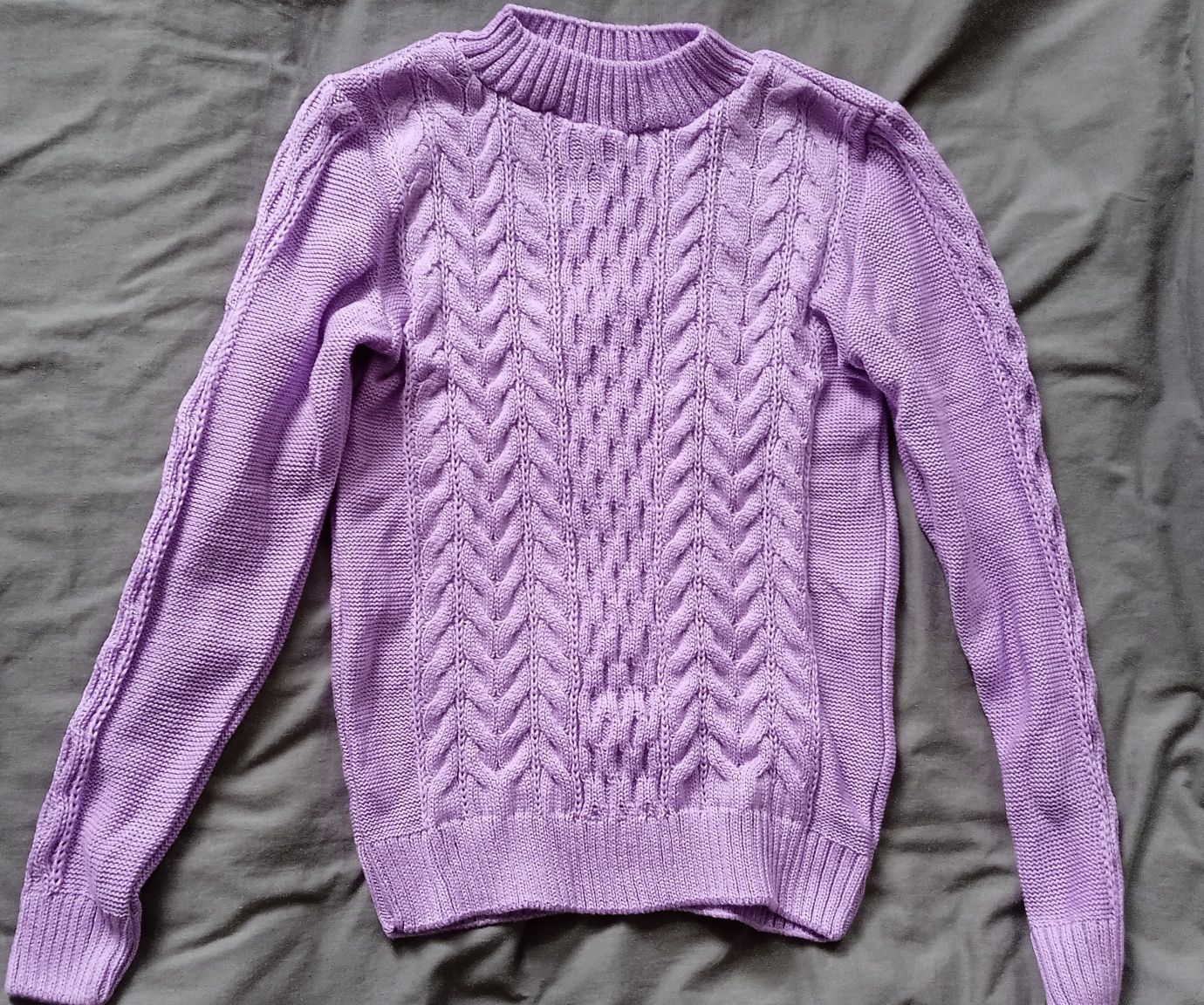 Продам светр, не підійшов розмір.