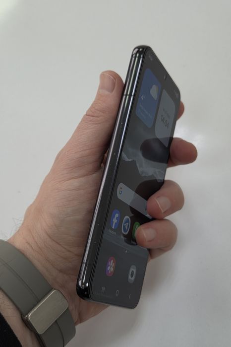 Samsung galaxy S22 128