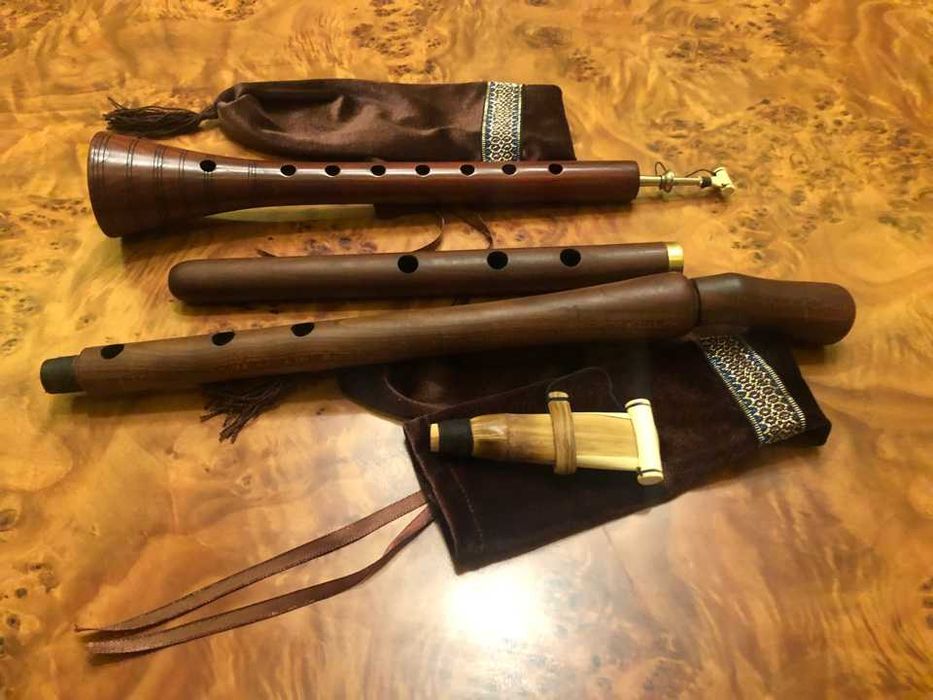 Инструменти сделани из абрикосового дерева для дачи