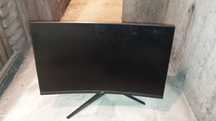 ASUS ROG Strix XG32VQ 32″ WQHD 144Hz – działa, defekt przy starcie
