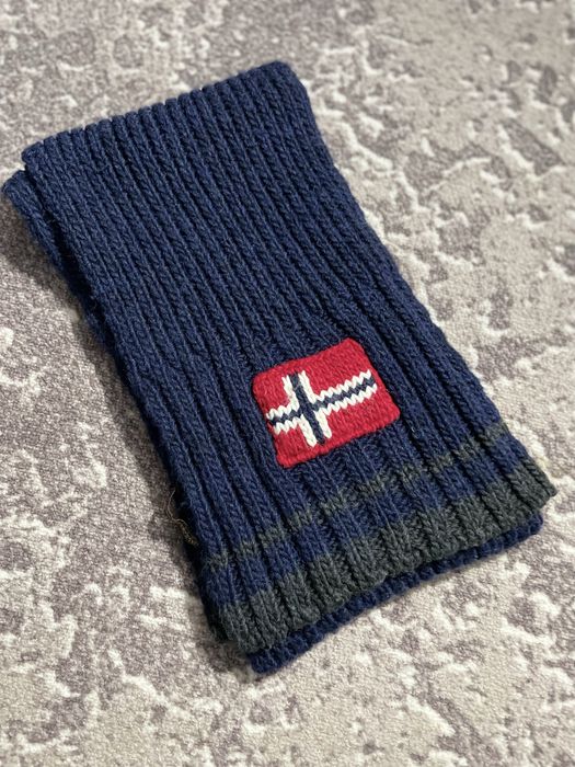 Шарф Napapijri.