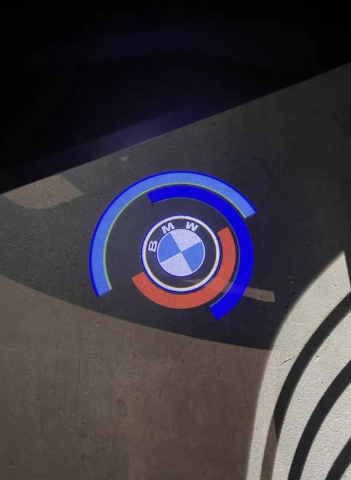 BMW, подсветка, проэктор в карты дверей