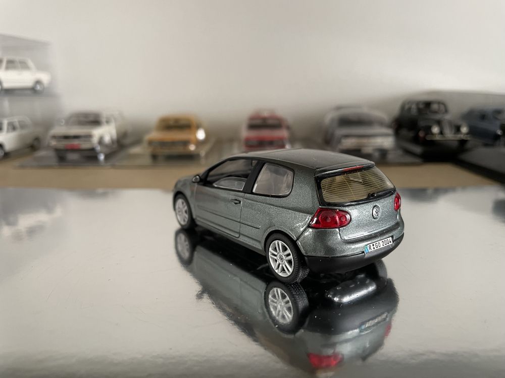 Schuco 1:43 Volkswagen Golf 5 V