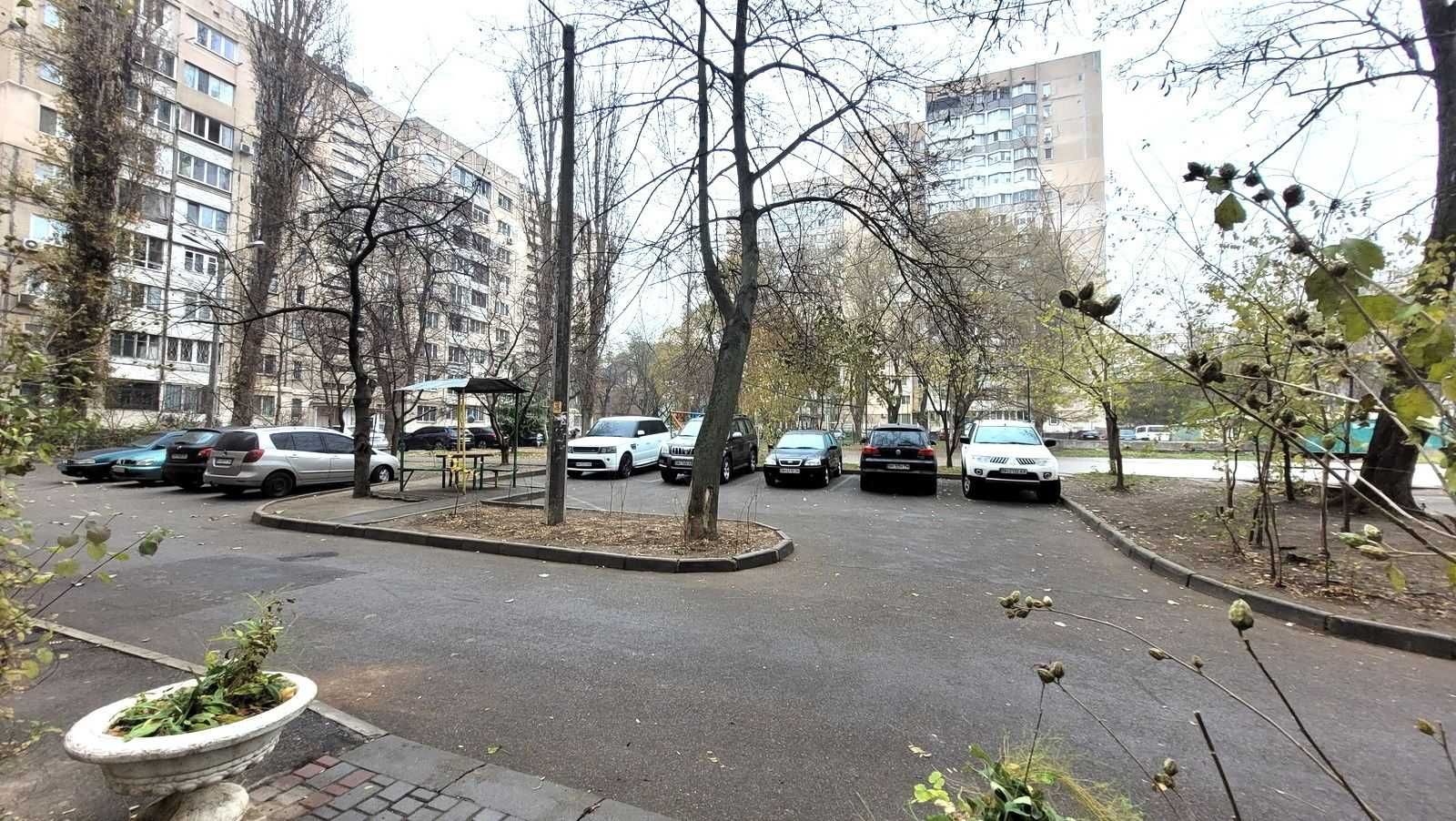 Продам 2 комнатную квартиру. Центр Таирова. Капремонт, мебель, техника